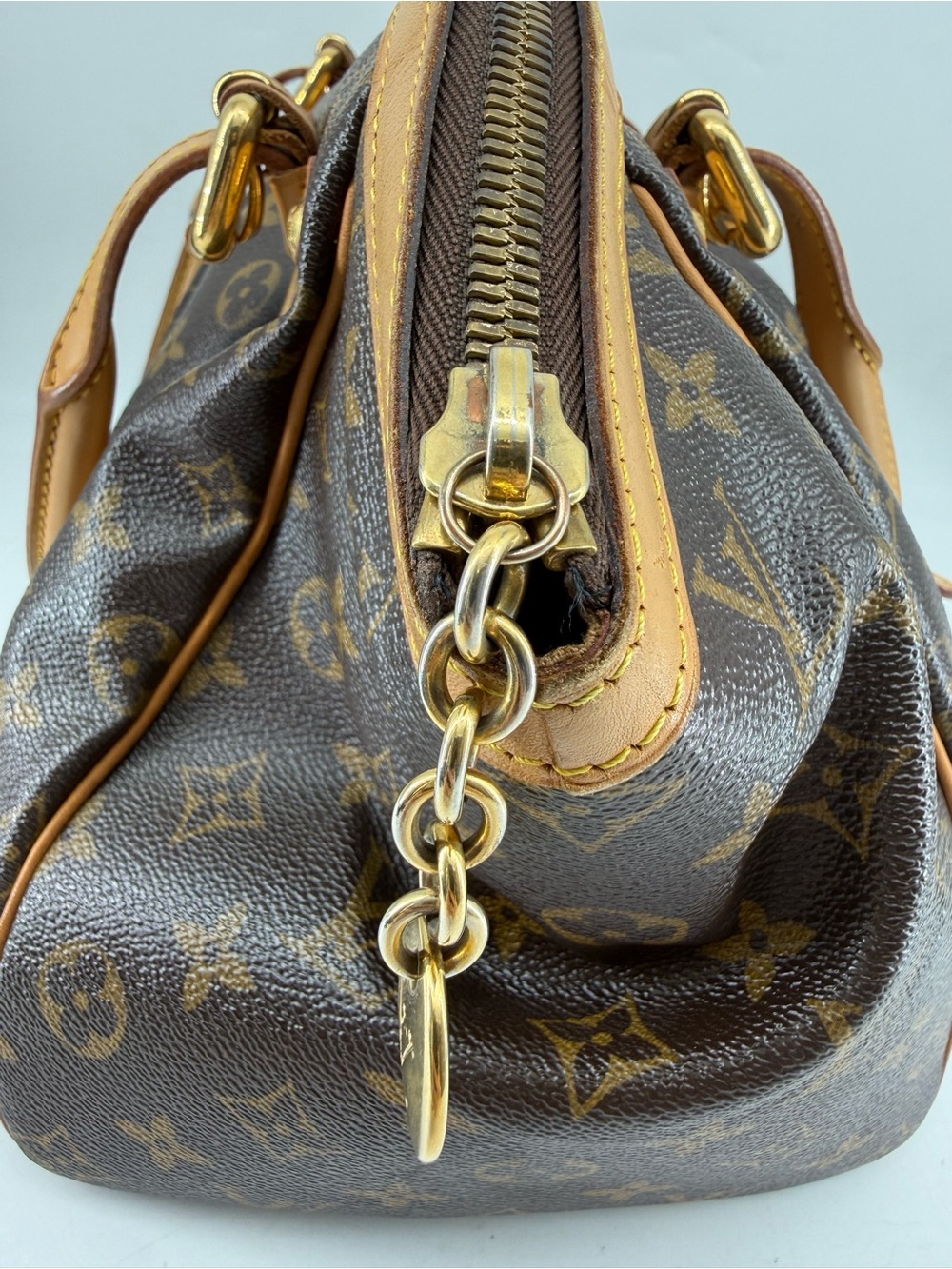 Louis Vuitton Tivoli GM Monogram Canvas Handle Bag - Picture 4 of 14